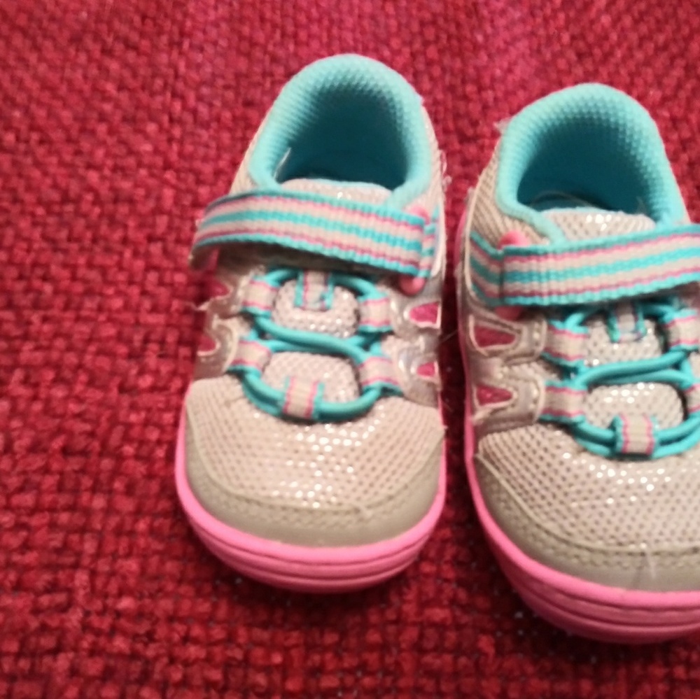 Sz 3 Stride Rite surprize sneakers